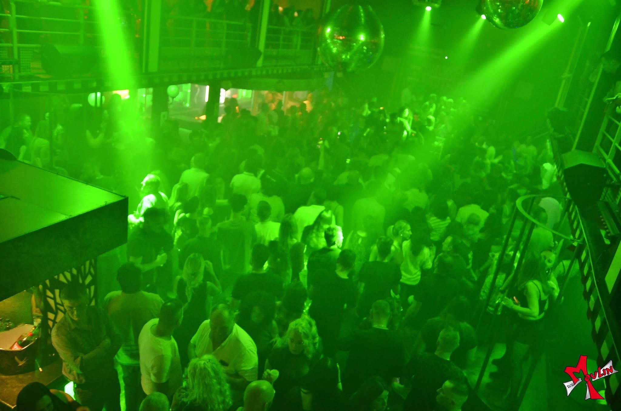 Public en fête - Remember Number One Italo Dance Dance